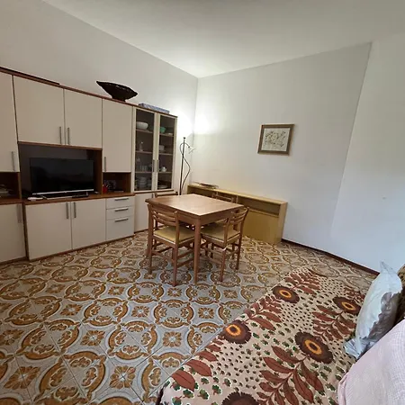 Apartamento A Due Passi Dal Porto Canale Con Posto Auto Privato Rif 48