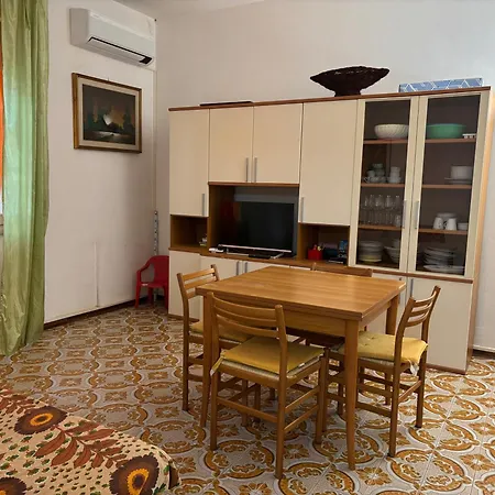 Apartamento A Due Passi Dal Porto Canale Con Posto Auto Privato Rif 48